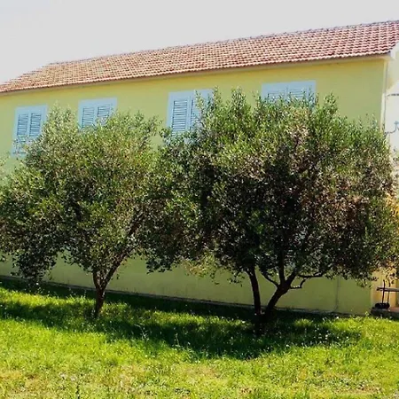 Mir - Garden Terrace